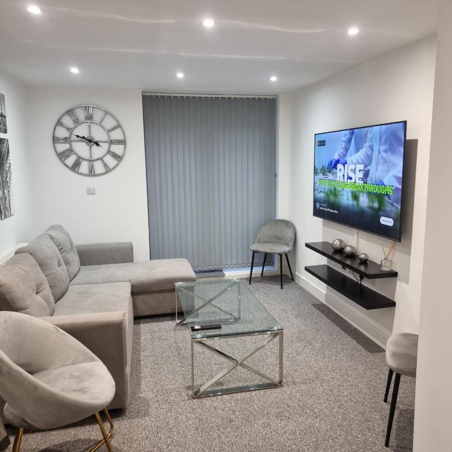 Classic 2 Bed Apartment In Oldkent Road Londra Dış mekan fotoğraf