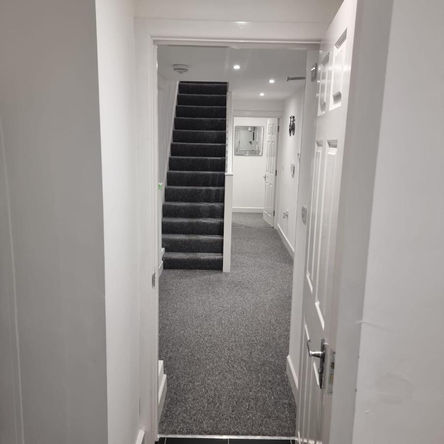 Classic 2 Bed Apartment In Oldkent Road Londra Dış mekan fotoğraf