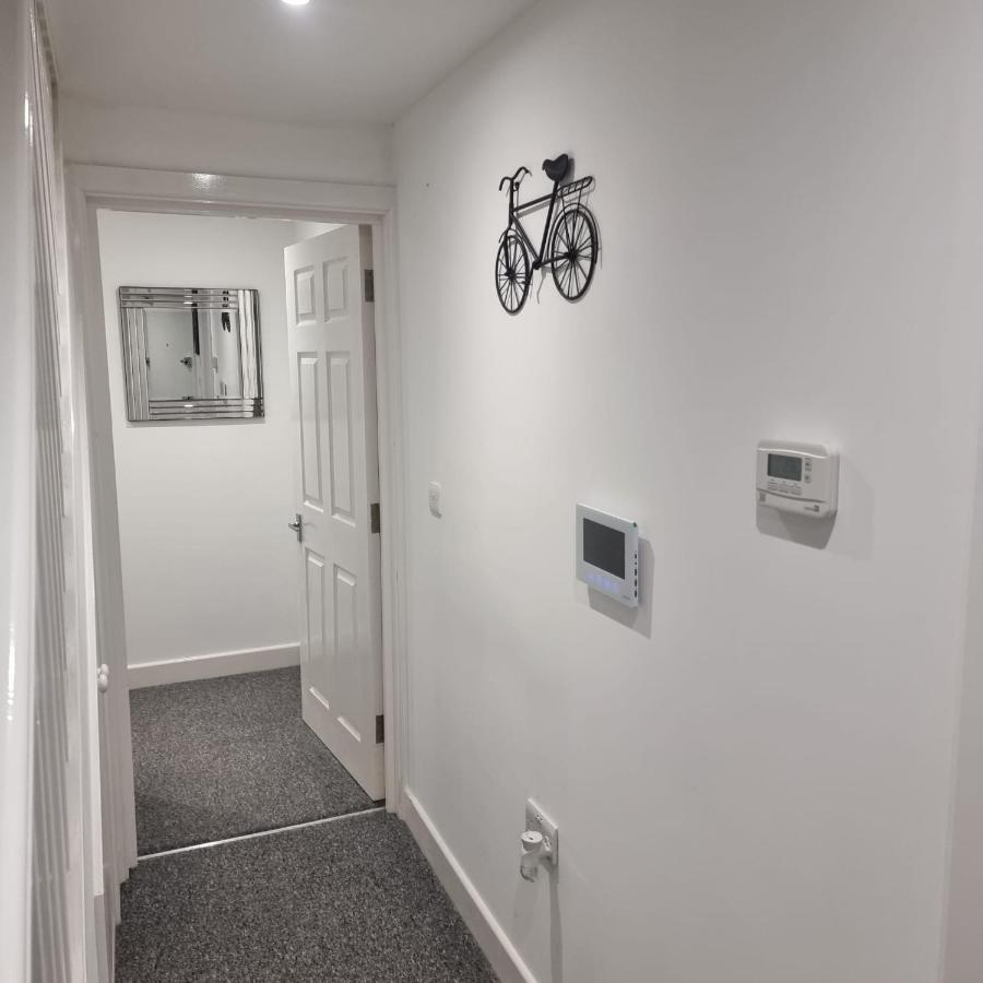 Classic 2 Bed Apartment In Oldkent Road Londra Dış mekan fotoğraf