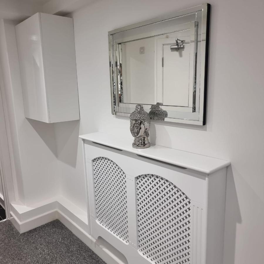 Classic 2 Bed Apartment In Oldkent Road Londra Dış mekan fotoğraf